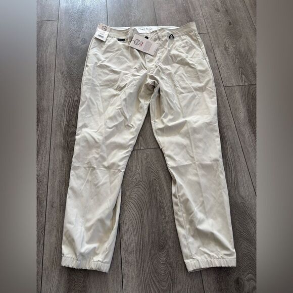 Wrangler ATG angler pants with vent in the back of knees - Picture 1 of 11